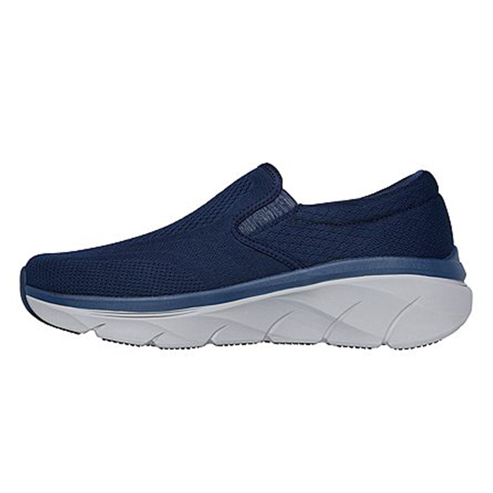 SKECHERS Relaxed Fit®: D'Lux Walker® 2.0 - Denmor Men's Lifestyle Shoes - Supersports Thailand