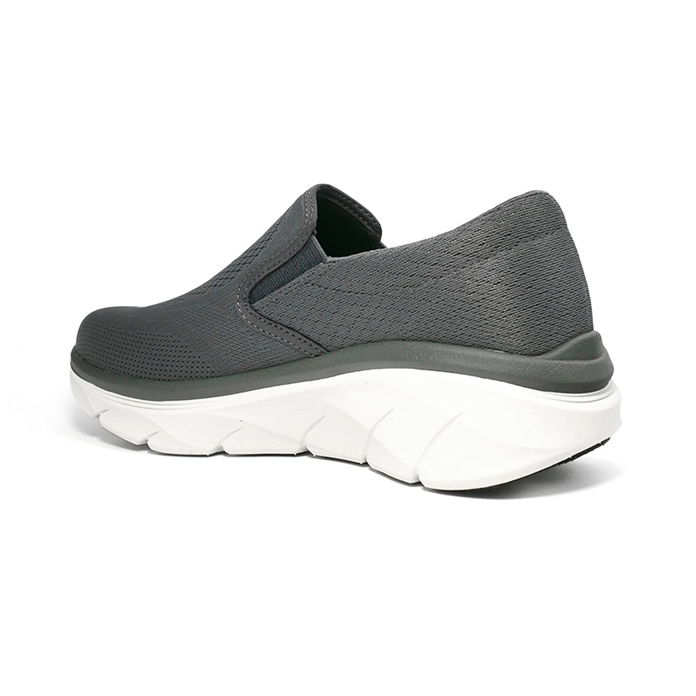 SKECHERS Relaxed Fit®: D'Lux Walker® 2.0 - Denmor Men's Lifestyle Shoes - Supersports Thailand