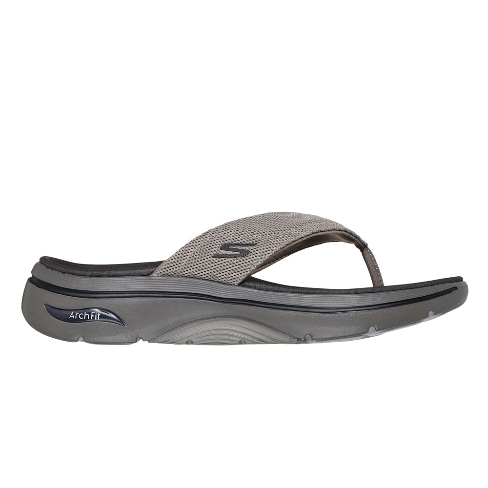 SKECHERS GO WALK® Arch Fit 2.0 - Surfacer III รองเท้าแตะผู้ชาย