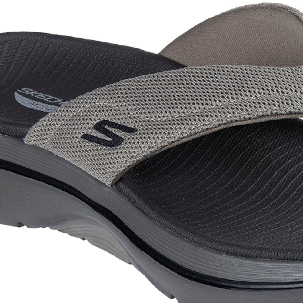 SKECHERS GO WALK® Arch Fit 2.0 - Surfacer III รองเท้าแตะผู้ชาย