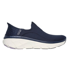 SKECHERS Slip-ins® Relaxed Fit®: D'Lux Walker® 2.0 - Happy Step รองเท้าลำลองผู้หญิง