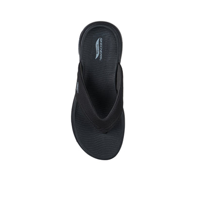 SKECHERS Go Walk Arch Fit 2.0 - Surfacer III รองเท้าแตะผู้ชาย