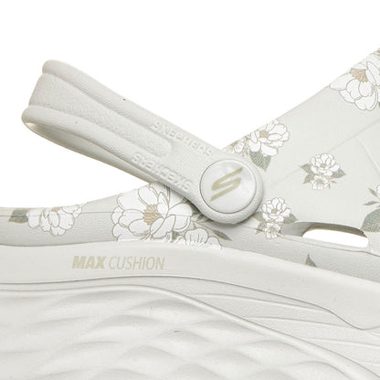 SKECHERS Max Cushioning Foamies - Gardenia Women's Sandals - Supersports Thailand