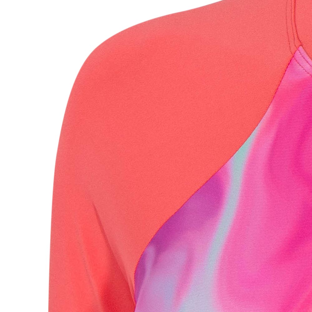 SPEEDO FLU3NTE Printed Crop เสื้อรัชการ์ดผู้หญิง