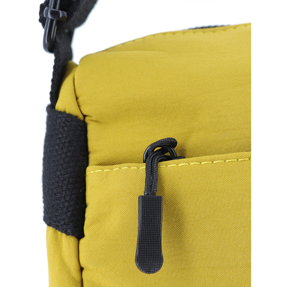 SPIKE Rumi Unisex Crossbody Bag - Supersports Thailand
