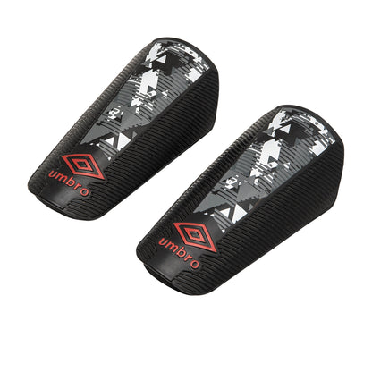 UMBRO Formation สนับแข้งฟุตบอลผู้ชาย