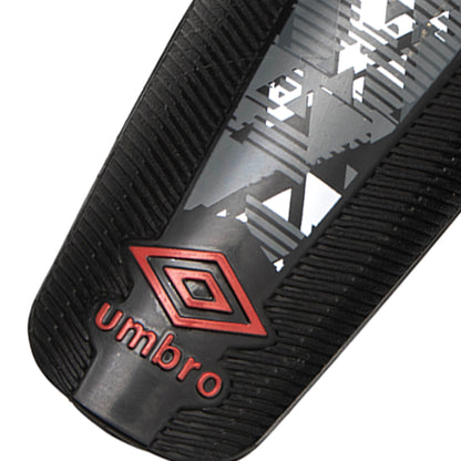 UMBRO Formation สนับแข้งฟุตบอลผู้ชาย