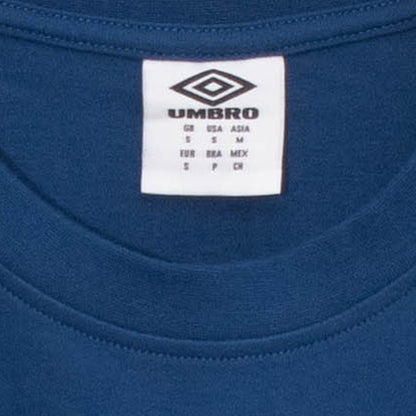 UMBRO Away Days เสื้อยืดฟุตบอลผู้ชาย