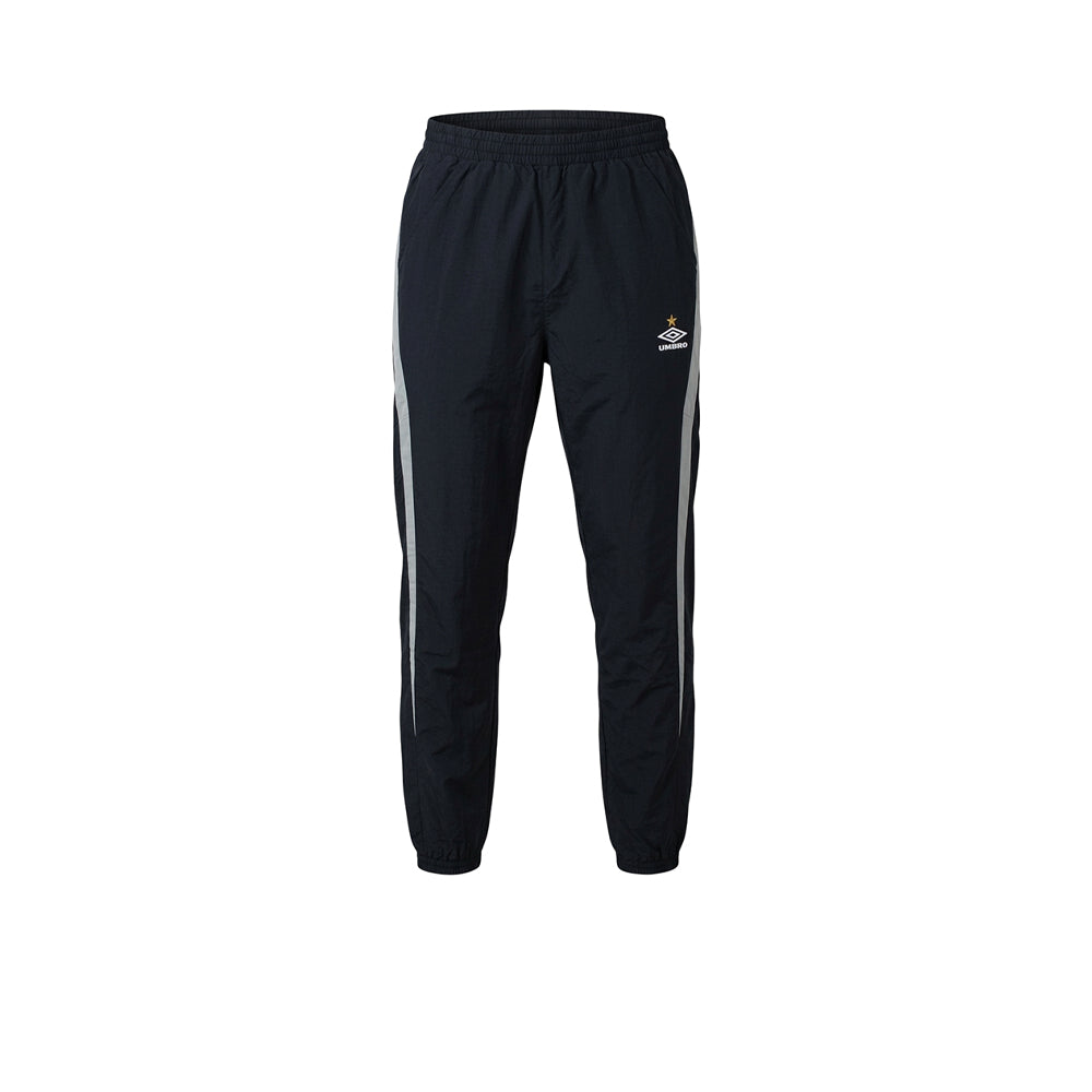 UMBRO Relaxed Track กางเกงลำลองขายาวผู้ชาย Supersports Thailand