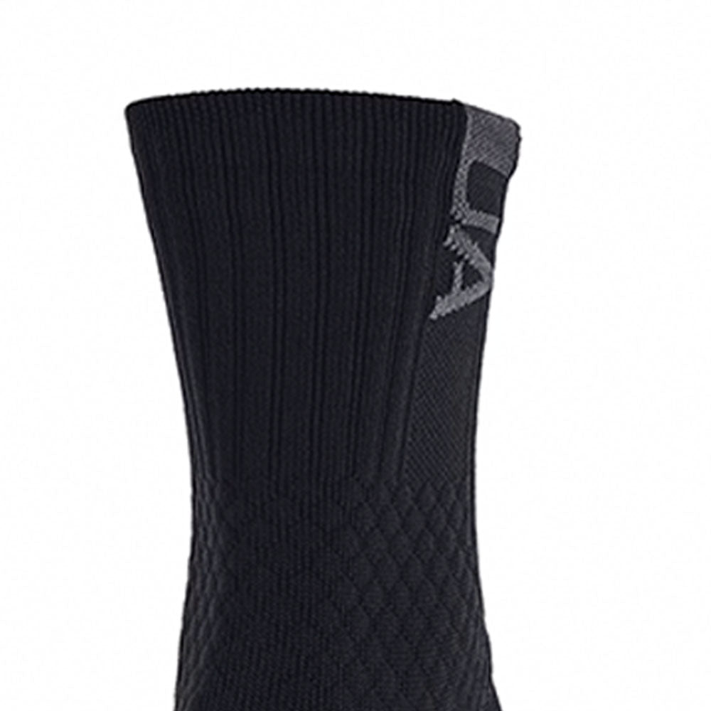 UNDER ARMOUR ArmourDry™ Playmaker Mid-Crew Unisex Socks - Supersports Thailand