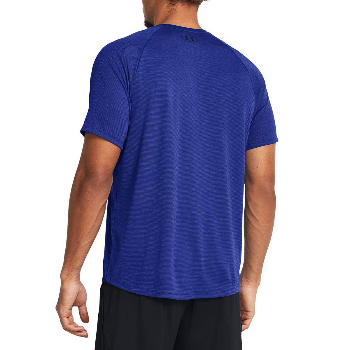 UNDER ARMOUR Tech™ Textured เสื้อออกกำลังกายผู้ชาย