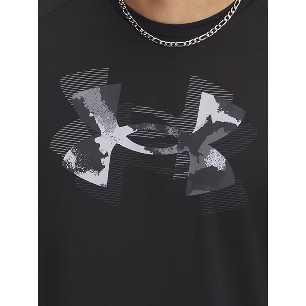 UNDER ARMOUR Tech™ Print Fill เสื้อออกกำลังกายผู้ชาย