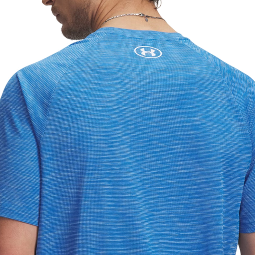 UNDER ARMOUR Tech™ Textured เสื้อออกกำลังกายผู้ชาย