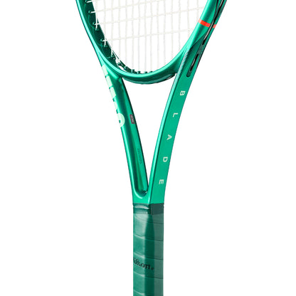 WILSON Blade 100L V10 285G Tennis Racket (Unstrung) - Supersports Thailand