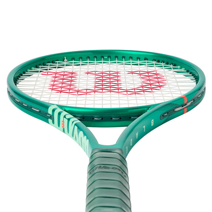 WILSON Blade 98 Pro 18X20 V10 305G ไม้เทนนิส (ไม่ขึงเอ็น)