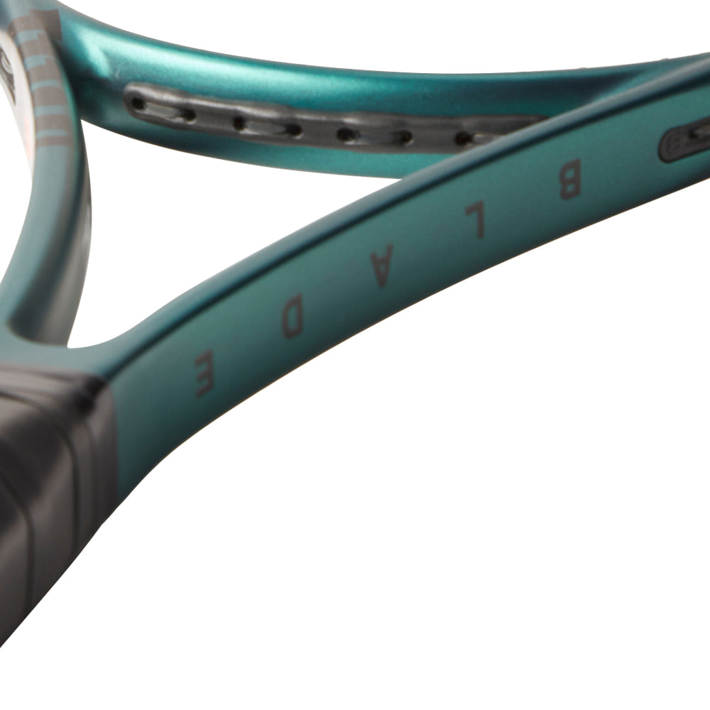 WILSON Blade 98 16X19 V9 Tennis Racket