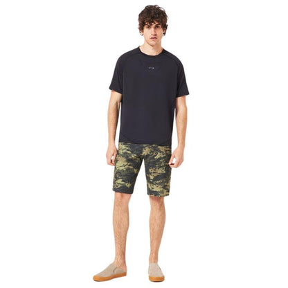oakley-b1b-cargo-hybrid-short-rev-online-8599873.jpg