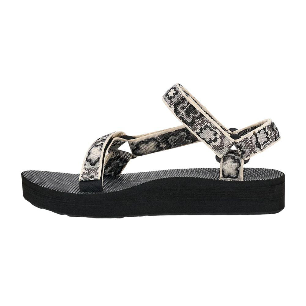 teva-w-midform-universal-rev-online-8009402.jpg Supersports Thailand