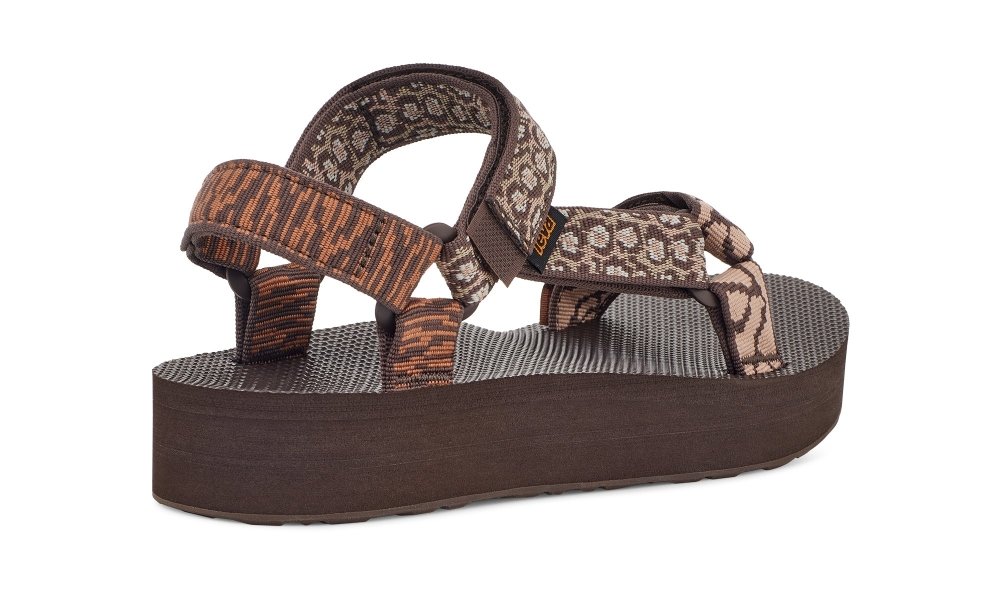 teva-w-midform-universal-womenrev-online-1649852.jpg